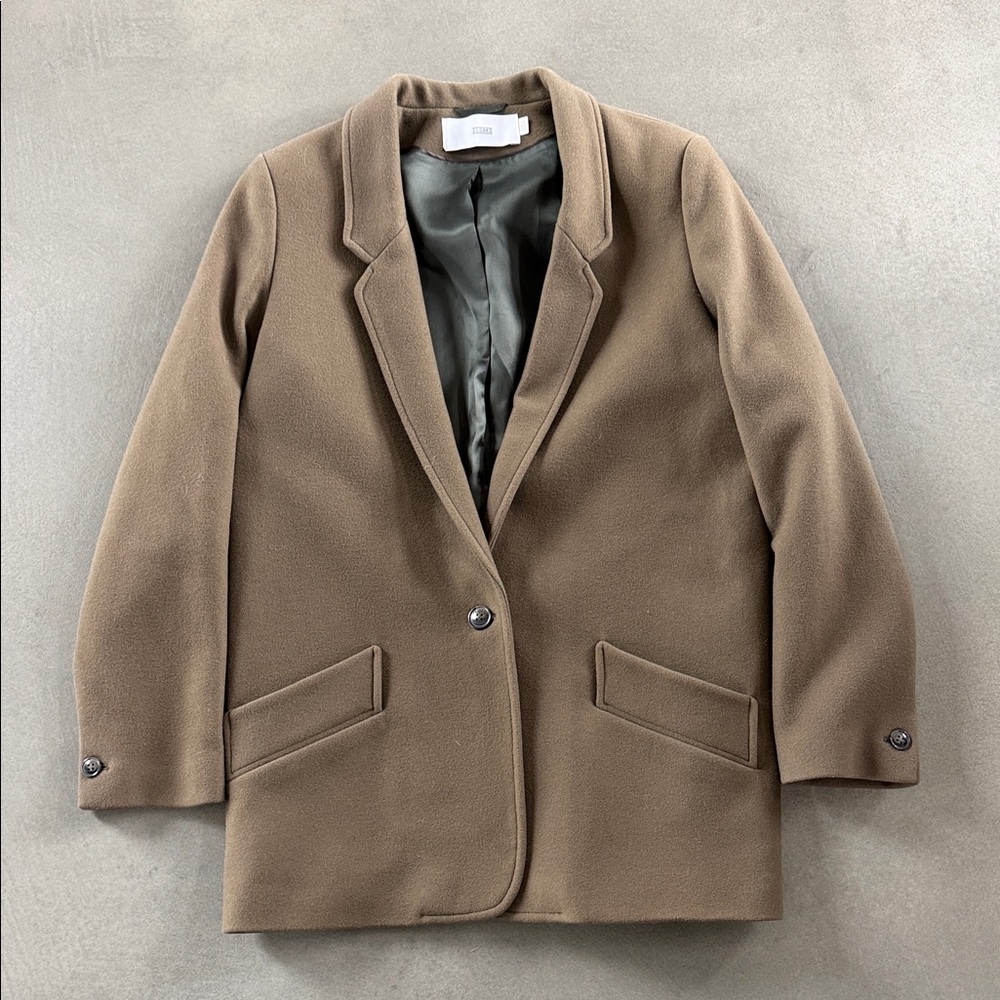 CLOSED, size 8